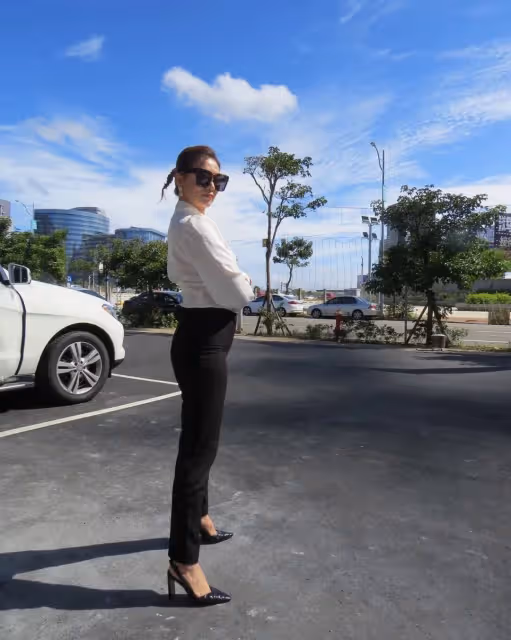 消失八點檔8年!42歲連靜雯「淡出演藝圈」將自己歸零 如今「搭3000萬豪車代步」成最美CEO