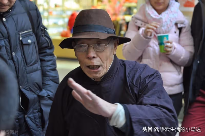 退休之後！老人拒絕了「兒子的3大請求」做到了自私為己 　如今晚年過得「比誰都幸福」