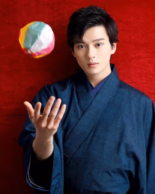 這對帥哥演員兄弟倆同日官宣結婚震驚日本!而結婚對象卻...
