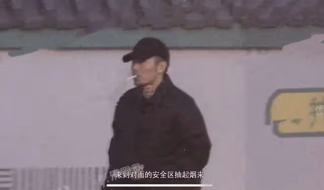 42歲柳岩曝新戀情!與神秘男子數次回家疑同居,男方高大撞臉楊爍