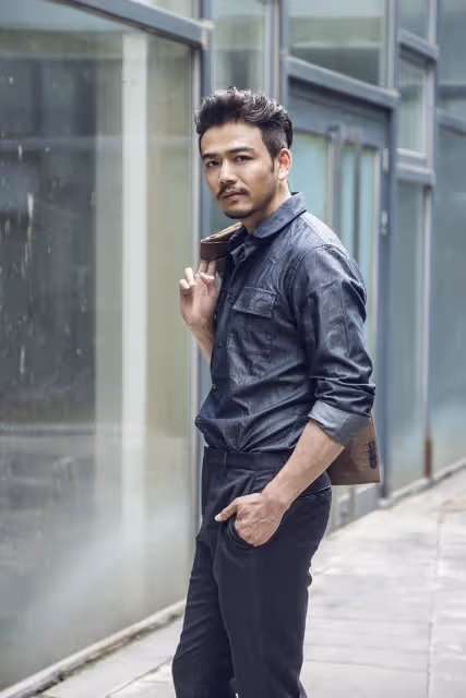 42歲柳岩曝新戀情!與神秘男子數次回家疑同居,男方高大撞臉楊爍
