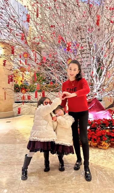 郭富城一家出遊!方媛白嫩豐腴,倆女兒高顏值一個似媽一個像爸