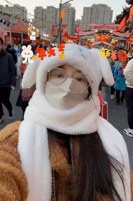 郭富城一家出遊！方媛白嫩豐腴，倆女兒高顏值一個似媽一個像爸