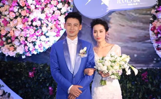呂一錢泳辰富貴出遊,坐遊艇出海打高爾夫狂秀恩愛,力破婚變傳聞