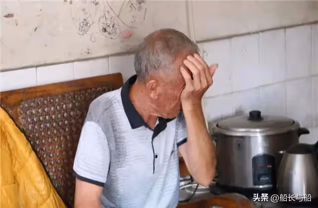 兒子開豪車回農村過年,59歲父親怒斥:沒房還借錢買車,咋想的