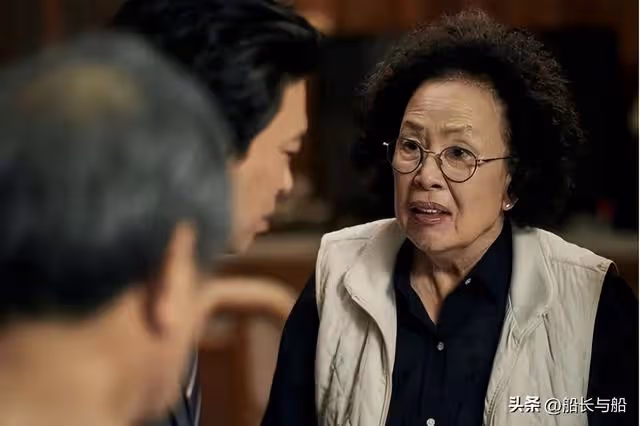 2對夫妻抱團養老,不到半年就散夥,64歲大媽哭訴:老伴差點沒了