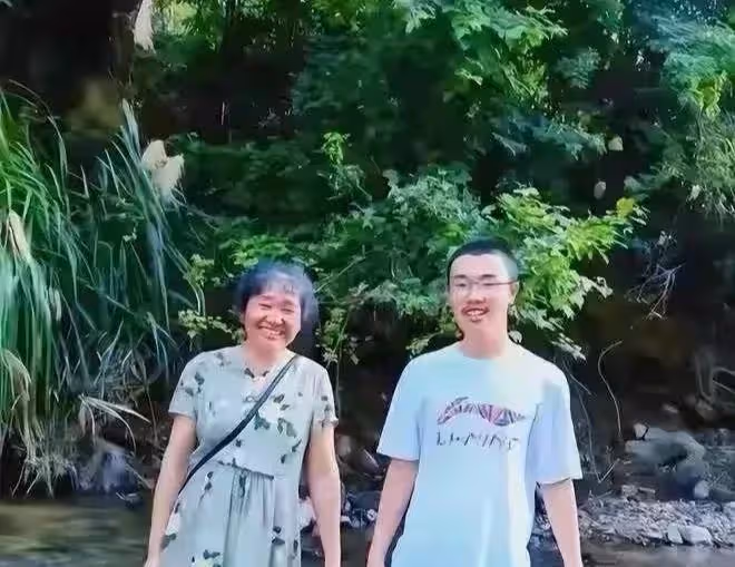 胡鑫宇:事件有十大重疑點,總結起來確實令人膽寒,希望強烈嚴查