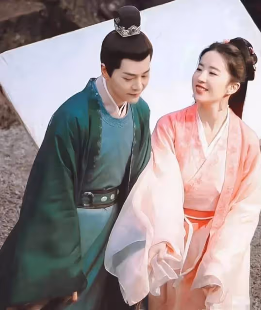 「帶薪追星」徐海喬，戲裡渣美人，戲外高舉旭盼CP大旗