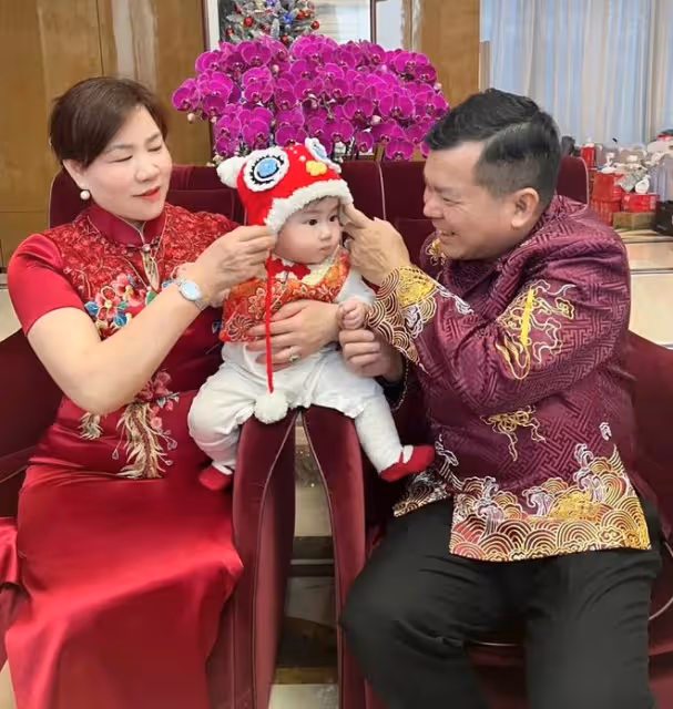 陳佩斯妹妹全家福曝光！老公帥氣學霸女兒漂亮，女婿是廣東富二代
