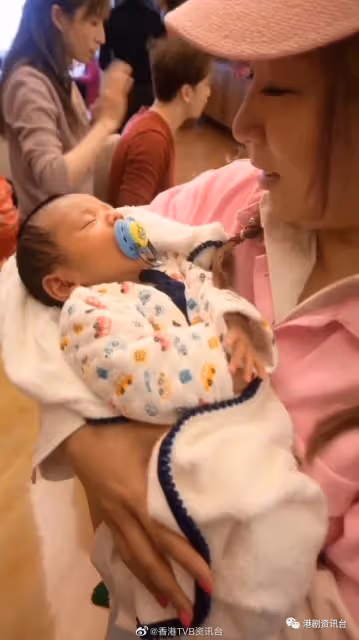 漏口風有男友隨時做人妻？TVB當紅女星到姐妹家拜年與一男子互動引關注