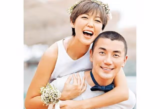 與老公約定再造人!港女星新年回娘家補擺喜酒,被預測兔年再懷孕