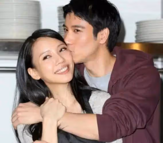 李靚蕾:淪為家庭主婦很可悲,婚變後為省錢,孩子業餘生活很普通