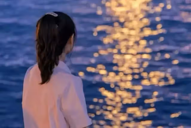 我媽給侄子和我女兒每人1000塊壓歲錢,弟弟走後,她讓我退她800
