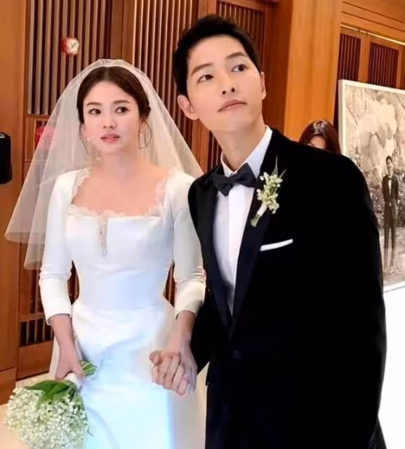 宋仲基將辦婚禮，接妻父母來韓，住梨泰院別墅，憧憬新的夫妻生活