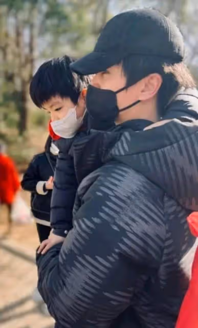 2天7個瓜：再婚當爸，不幸離世，秀恩愛曬親子照，娛樂圈悲喜不同