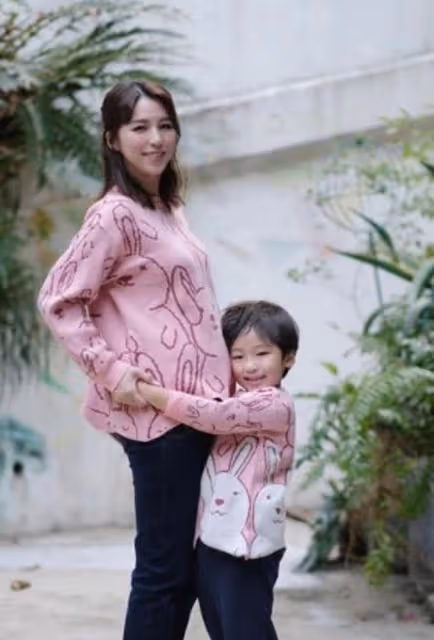 香港知名女星宣布懷二胎!高齡懷孕頭暈出血,每晚打超過40針安胎