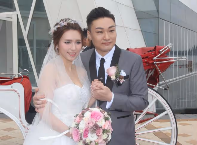 香港知名女星宣布懷二胎!高齡懷孕頭暈出血,每晚打超過40針安胎