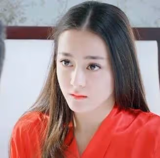 迪麗熱巴9歲,15歲,17歲,22歲,26歲,你被幾歲驚艷到了?