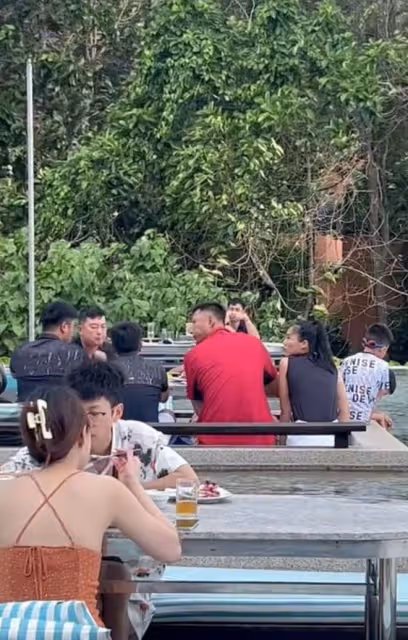 易建聯攜全家泰國度假！高顏值老婆長腿吸睛，美國籍兒子身高搶鏡