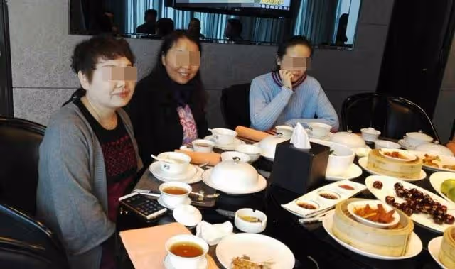 年夜飯直接定在酒店要AA,婆婆腰不酸了,弟媳聞油煙不暈了