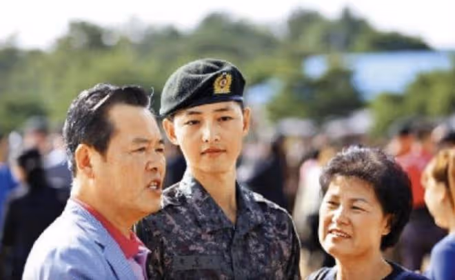 宋仲基再婚父母態度冷漠,對外籍兒媳疑不滿,或與虧欠宋慧喬有關