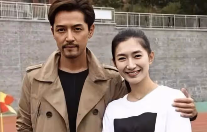 40歲胡歌官宣當爸！老婆身份成謎，半年前曝與小6歲女星隱婚產女