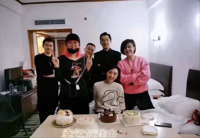 胡歌結婚生女引爆熱搜,老婆正面照或曝光,疑月初進月子中心待產