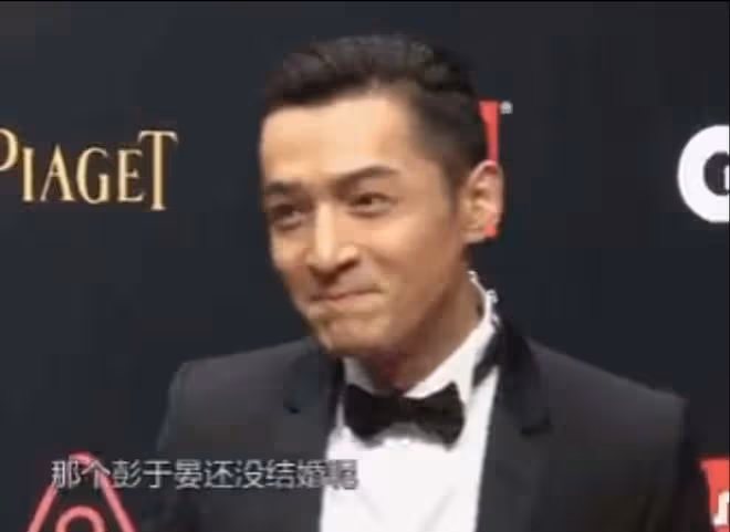 胡歌結婚生女引爆熱搜，老婆正面照或曝光，疑月初進月子中心待產