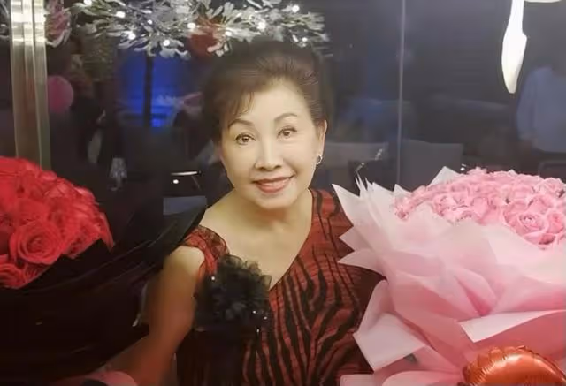 香港知名老戲骨驚喜復出!大秀琴技驚艷觀眾,當老師桃李滿天下