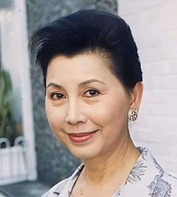 香港知名老戲骨驚喜復出!大秀琴技驚艷觀眾,當老師桃李滿天下
