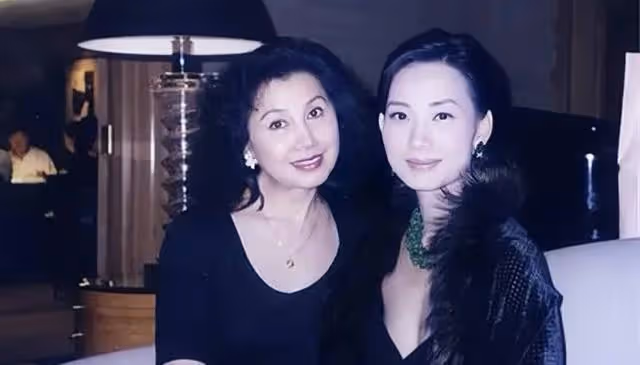 香港知名老戲骨驚喜復出！大秀琴技驚艷觀眾，當老師桃李滿天下