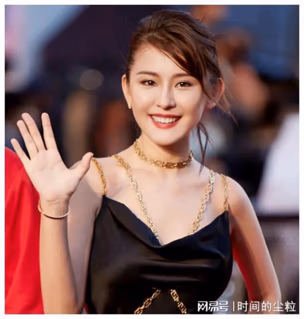 熱依扎:沒背景全靠拼,用演技被大家認可,如今是36歲單親媽媽