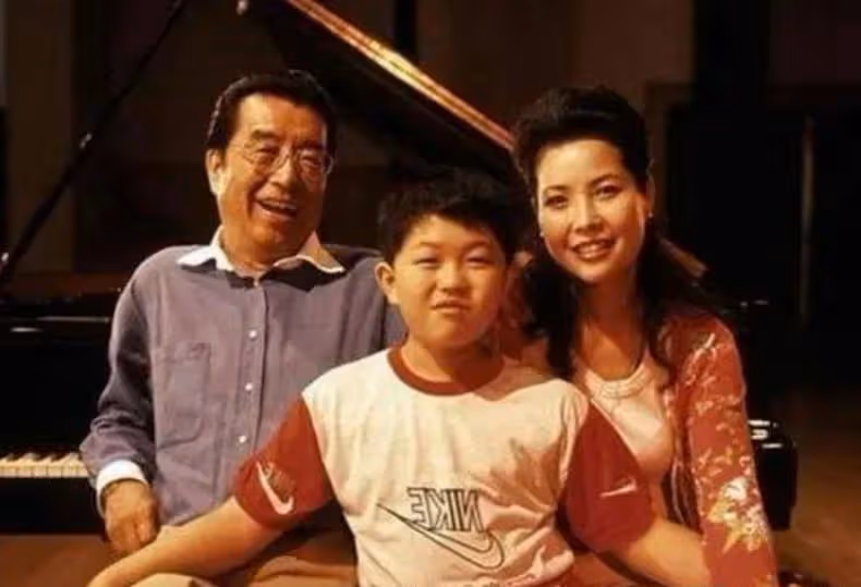 83歲接商演賺錢,小兒子即將刑滿釋放,李雙江晚年竟如此淒涼!
