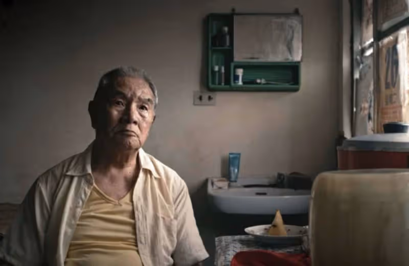 金鐘視帝過年離世！演員妻悲痛萬分「親挑遺照」不辦告別式　「三兒女將從國外返台」送父最後一程