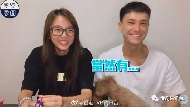 餘思霆曬與弟弟合照!網民激贊細佬正好靚仔