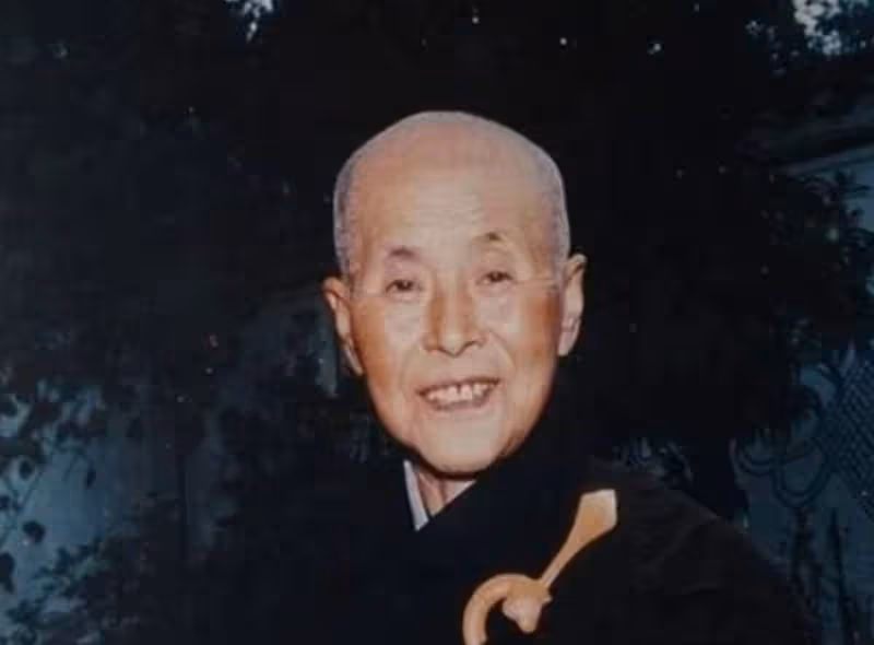 85歲尼姑絕食7天圓寂!生前交代弟子「把肉身放到坐缸中」3年後「修成正果開缸」驚呆在場所有人