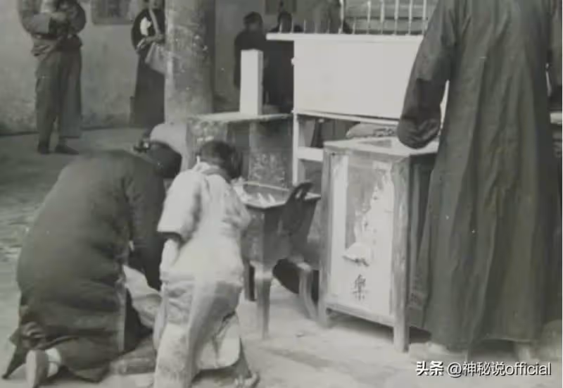 85歲尼姑絕食7天圓寂!生前交代弟子「把肉身放到坐缸中」3年後「修成正果開缸」驚呆在場所有人