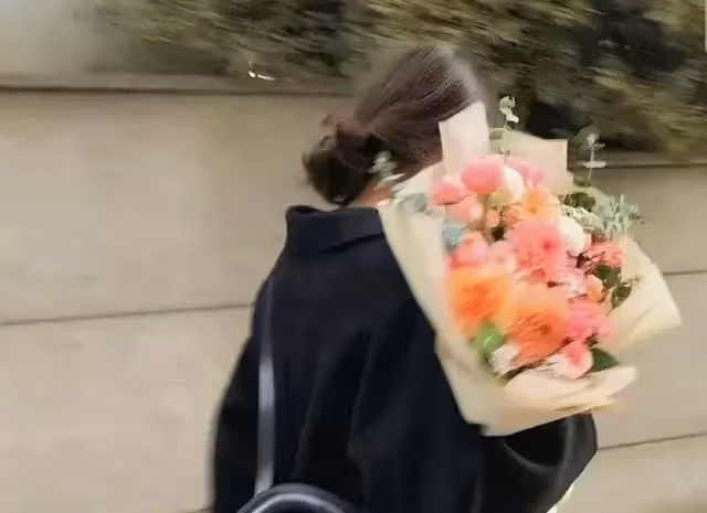 男友帶我和他爸媽一起去三亞過春節,年三十那天晚上,我們分手了