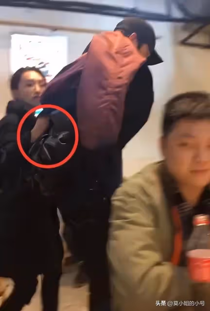 胡歌奉子成婚！去年9月登記老婆信息全被扒！