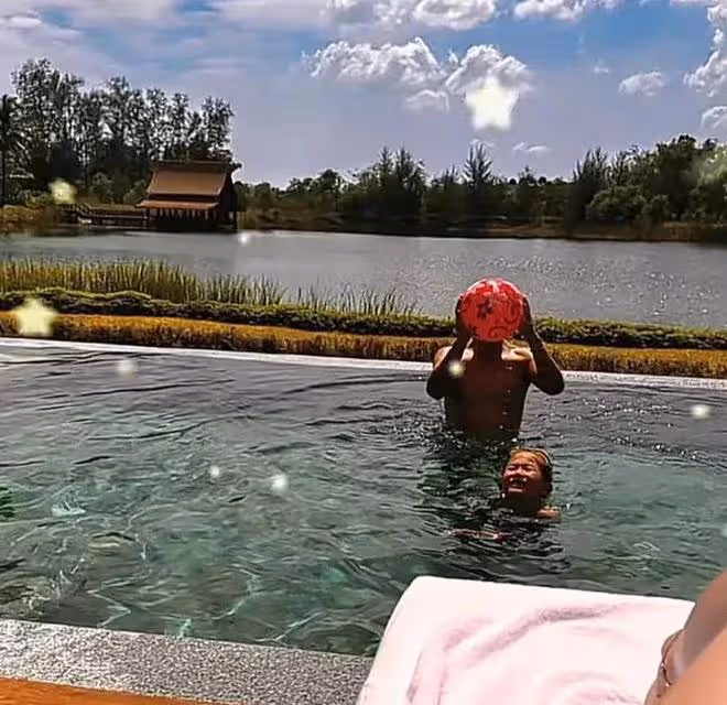 江珊前夫高曙光近況曝光,和二婚富婆妻子去泰國旅遊,太有錢了