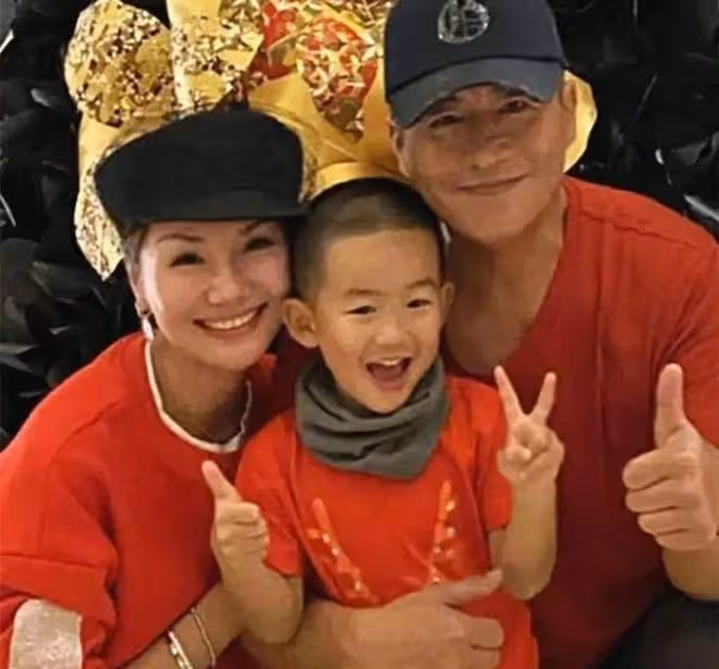 江珊前夫高曙光近況曝光，和二婚富婆妻子去泰國旅遊，太有錢了