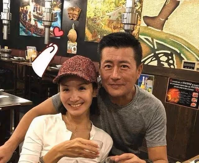 江珊前夫高曙光近況曝光，和二婚富婆妻子去泰國旅遊，太有錢了