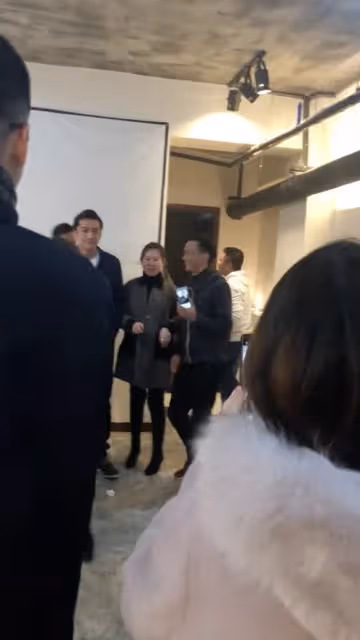 胡歌老婆生活照公開，是一個合格的女強人，娘家人非常支持她