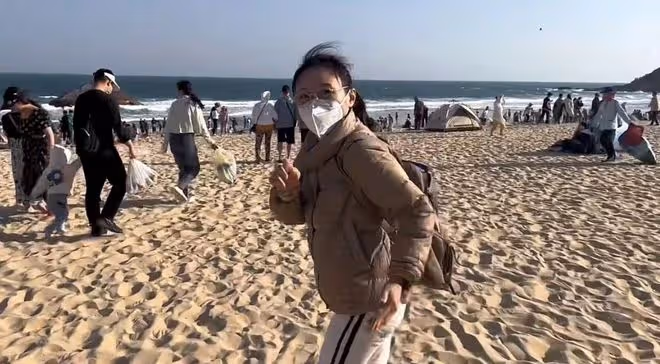 吳瓊21歲女兒罕露面!個高身材妖嬈顏值五官隨媽,感情好勝似親生