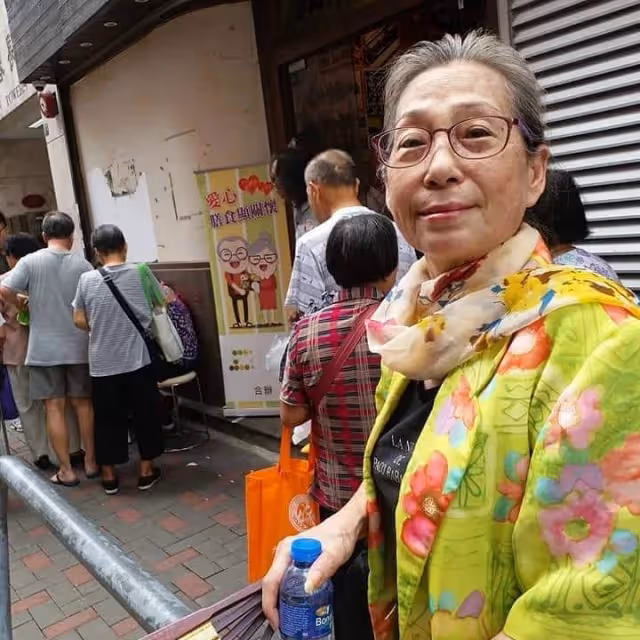 一生大起大落!69歲女星「兩度替夫還債」健康又亮紅燈 「獨自住進養老院」感恩三餐溫飽
