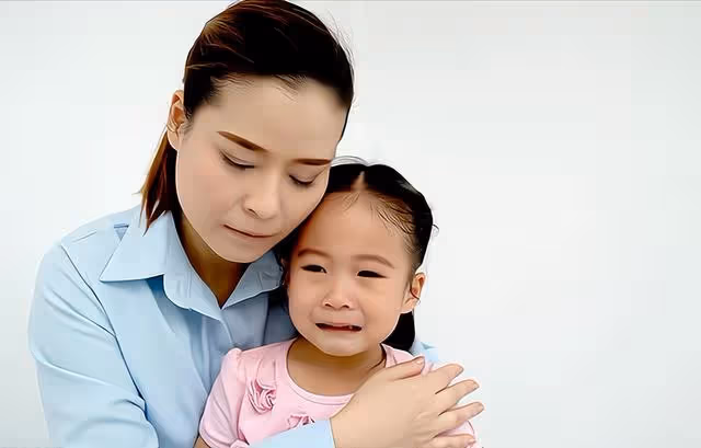 爺爺奶奶發紅包,孫子多孫女少,兒子怒了:你們想讓兒子們不和嗎
