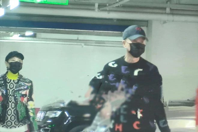 吳剛一家三口開豪車逛街,他穿上萬毛衣好時髦,27歲兒子帥氣有型