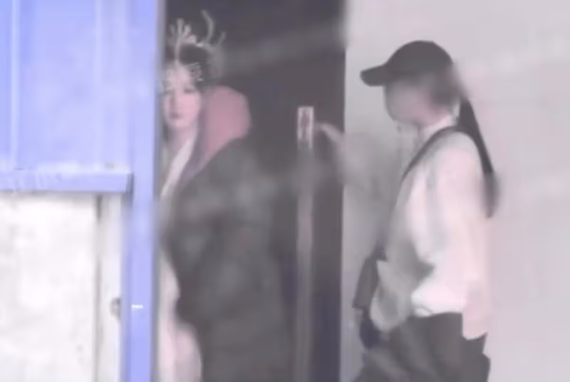 胡歌結婚生女,前女友薛佳凝在片場神情落寞,彭于晏方回應被催婚
