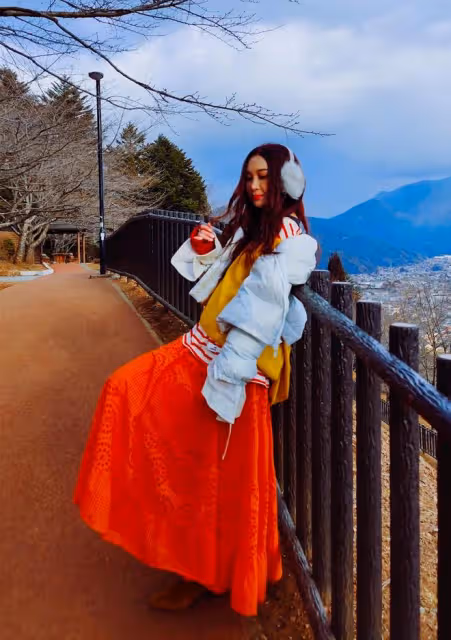 溫碧霞與富豪老公到日本度假!賞雪泡溫泉很愜意,已在當地買房