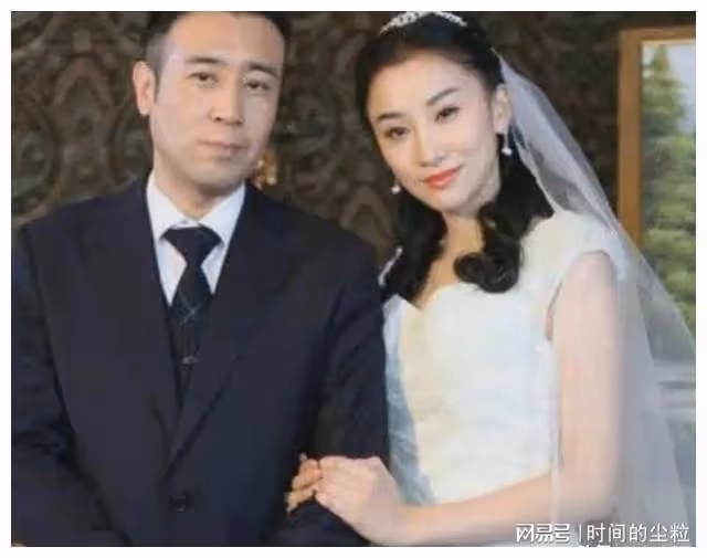 演戲20年卻因蹦迪走紅,鬧緋聞女兒險自殺,於和偉現實是什麼樣的
